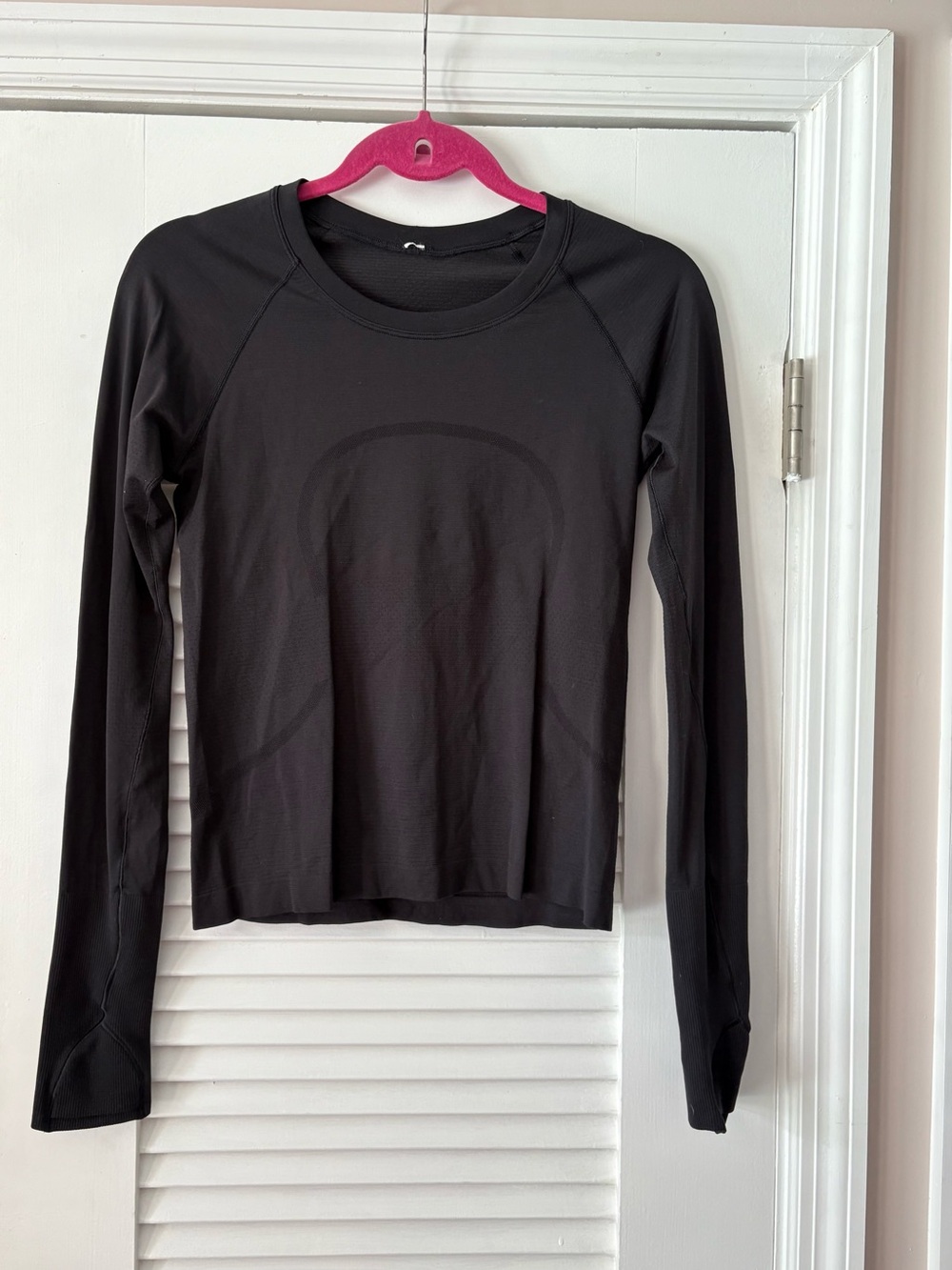 Lululemon Black Seamless Long Sleeve Running Top (Women’s Size 6)